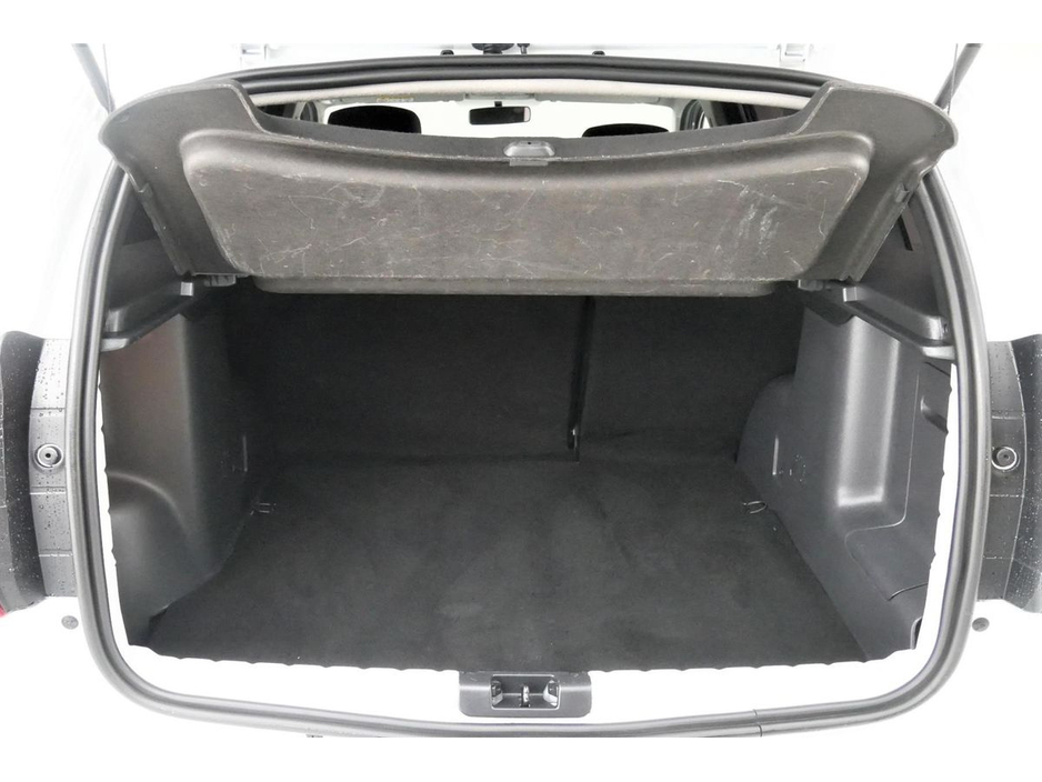 2018 Dacia Duster - image 25