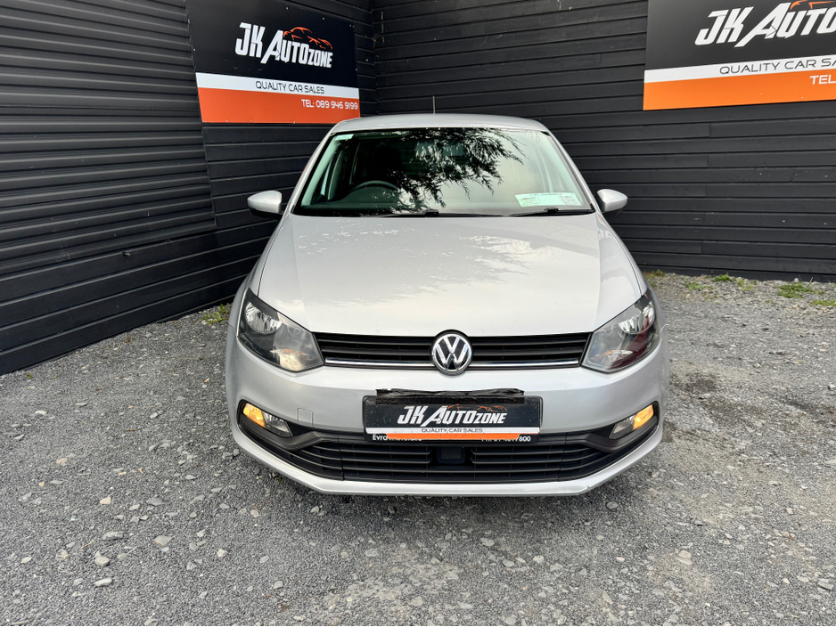 2015 Volkswagen Polo - image 2