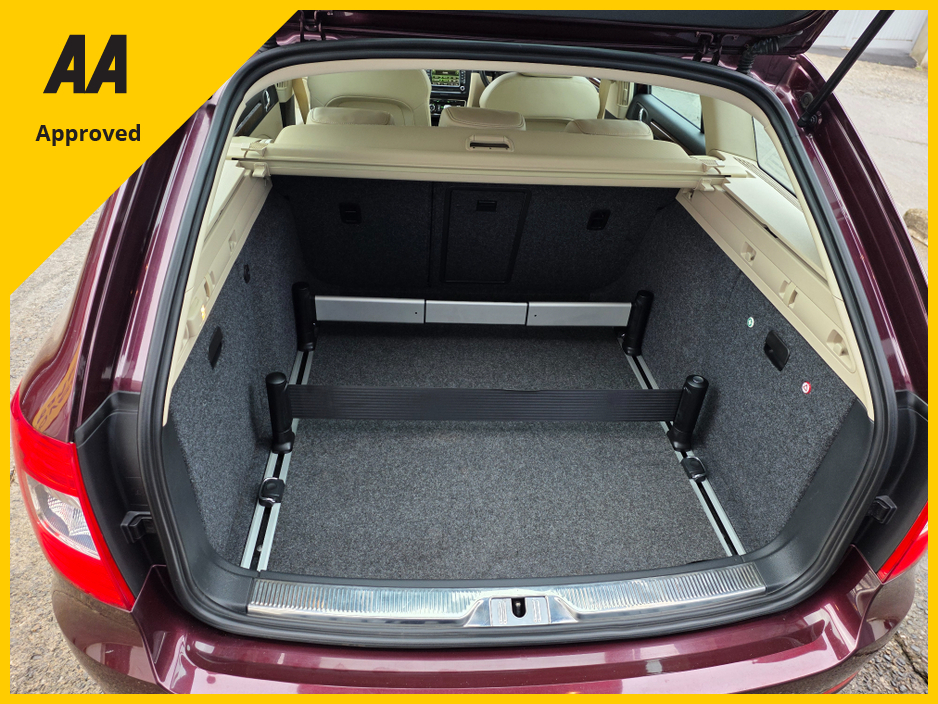 2014 Skoda Superb - image 8