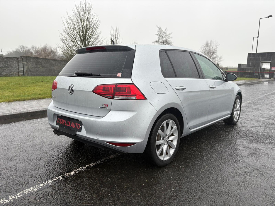 2015 Volkswagen Golf - image 3