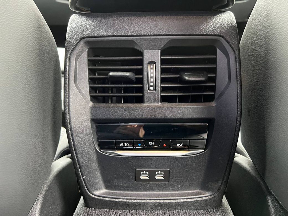 2021 BMW 3 Series - image 13