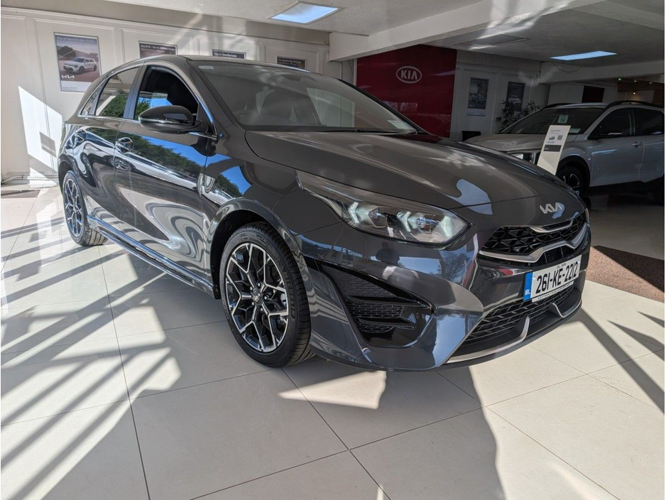 2026 Kia Ceed - image 2