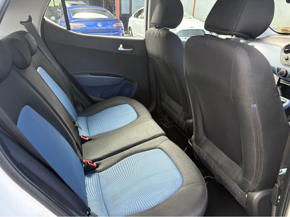 2018 Hyundai i10 - image 4