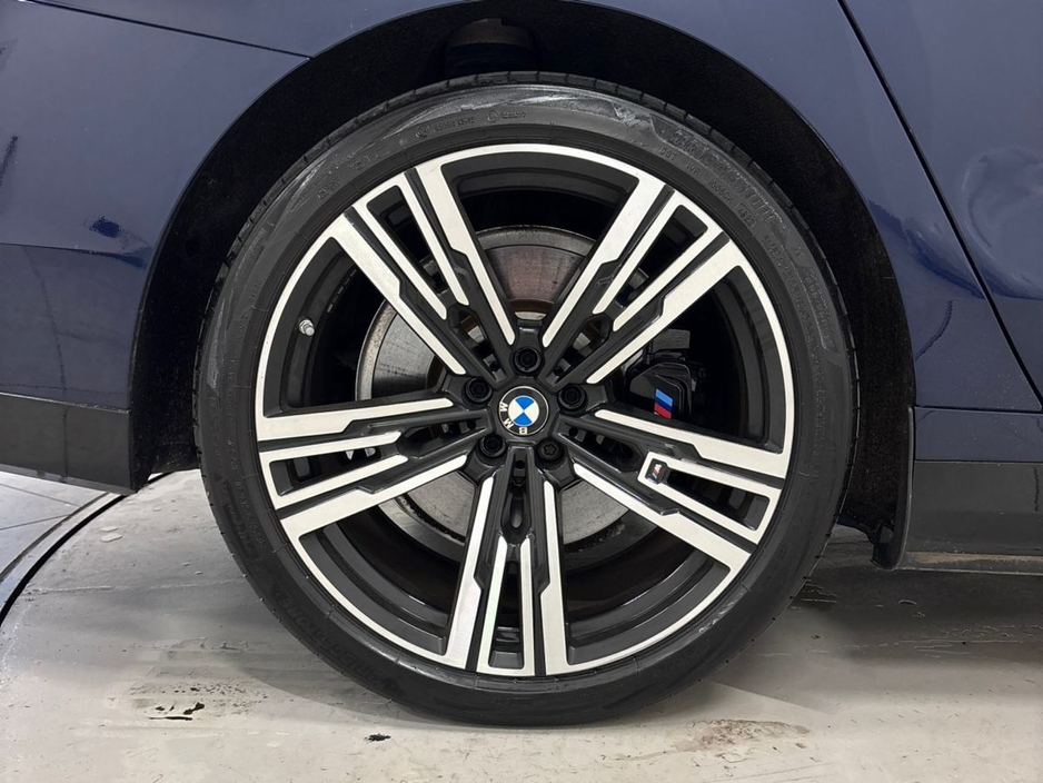 2024 BMW 7 Series - image 14
