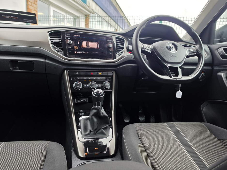 2018 Volkswagen T-Roc - image 11