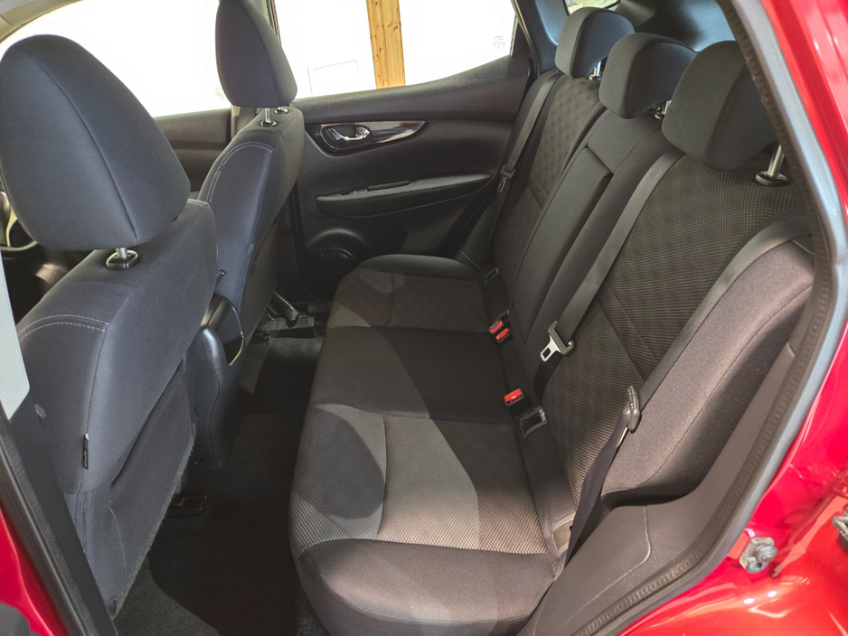 2014 Nissan Qashqai - image 13