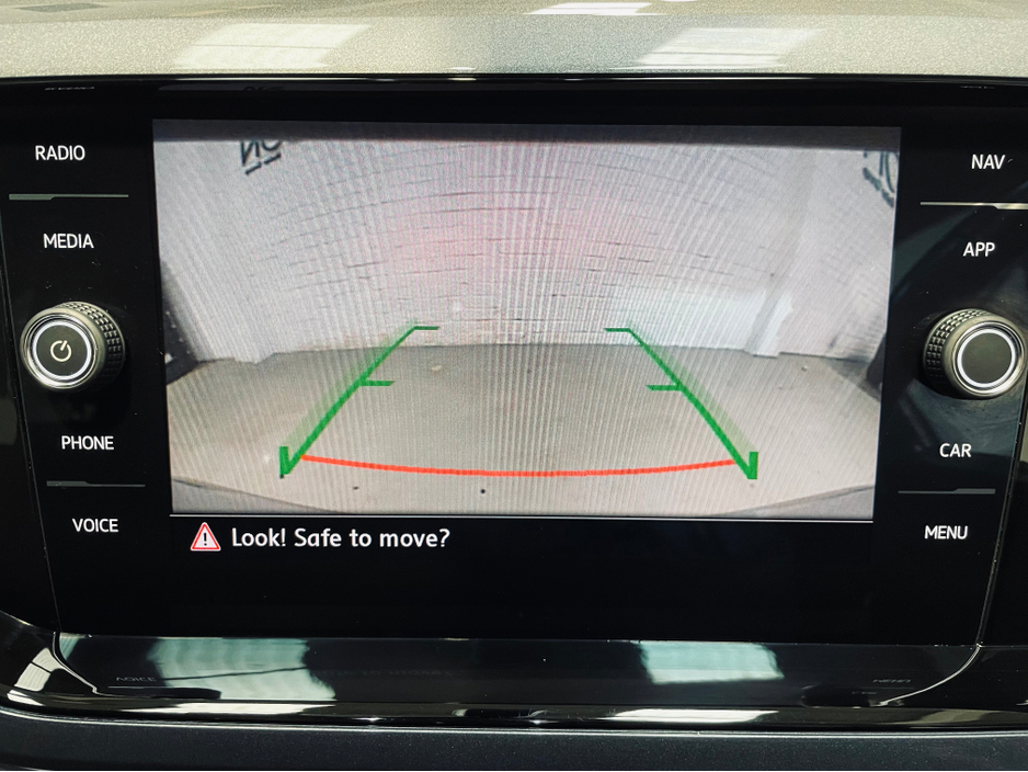 2018 Volkswagen Polo - image 13