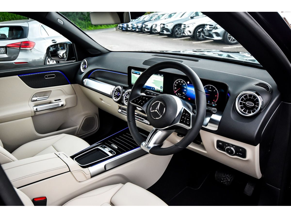 2025 Mercedes-Benz GLB - image 9