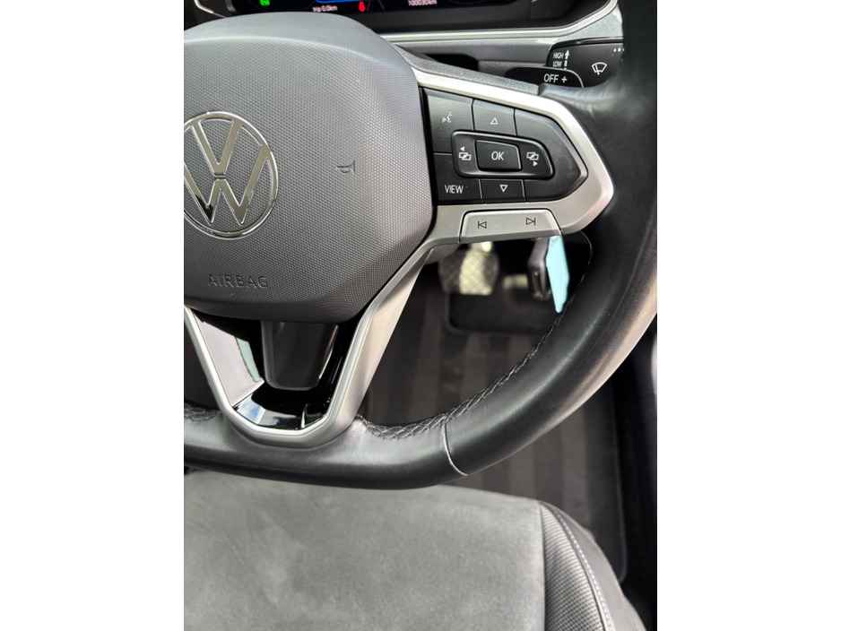 2023 Volkswagen T-Roc - image 34