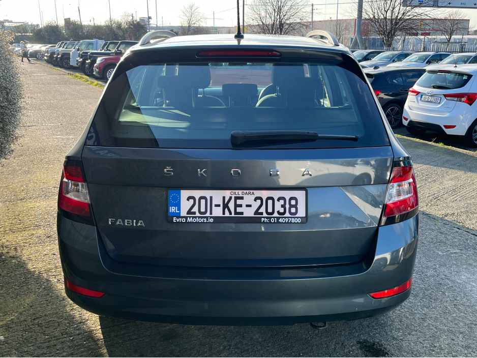 2020 Skoda Fabia - image 7
