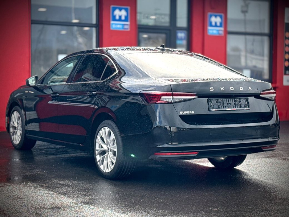 2025 Skoda Superb - image 7