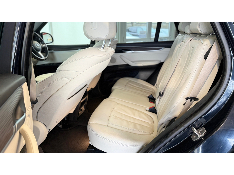 2018 BMW X5 - image 6