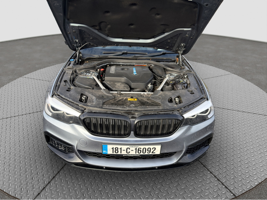 2018 BMW 5 Series - image 18
