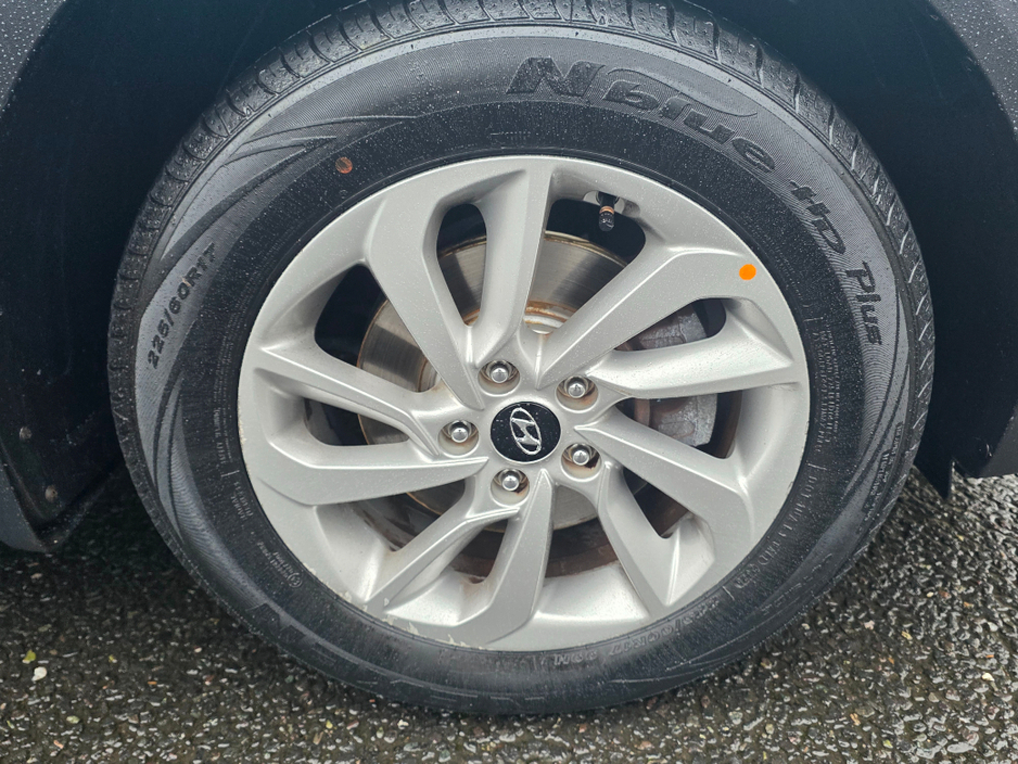 2016 Hyundai Tucson Premium 5DR €13,950