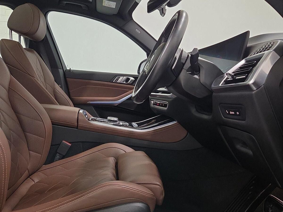 2023 BMW X5 - image 12