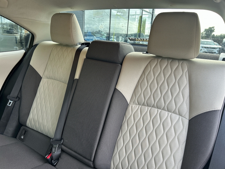 2022 Toyota Corolla HYBRID LUNA SPORT 4DR €21,950