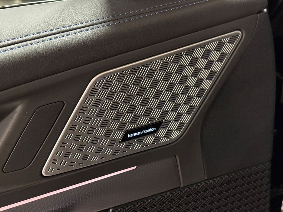 2025 BMW X1 - image 19