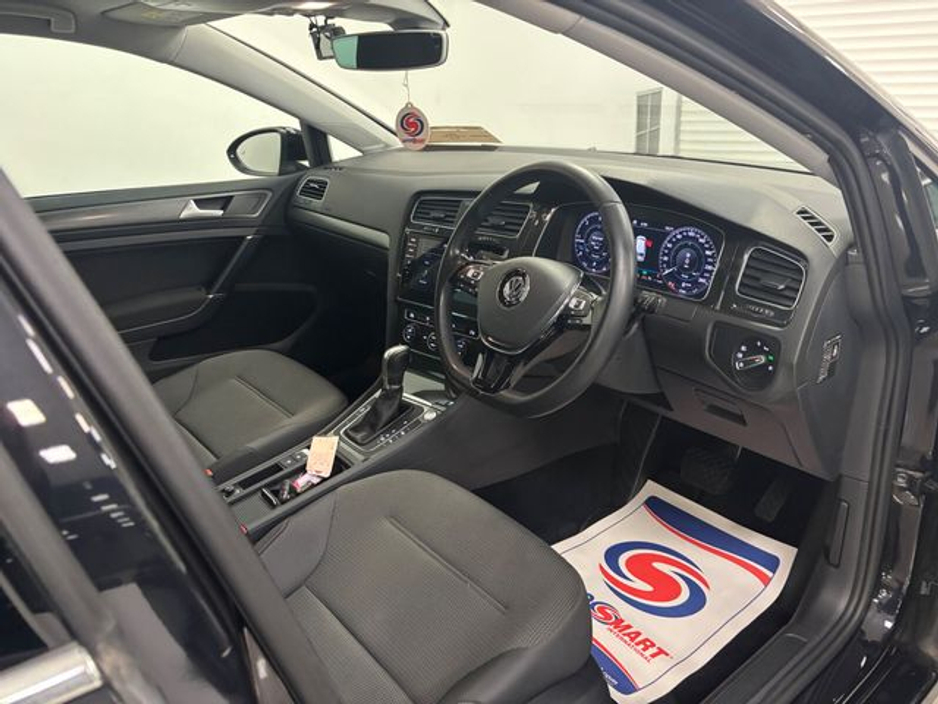2019 Volkswagen Golf  €17,995