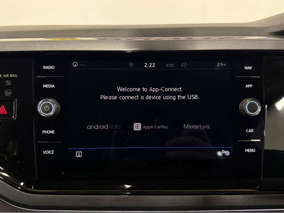 2018 Volkswagen Polo - image 17