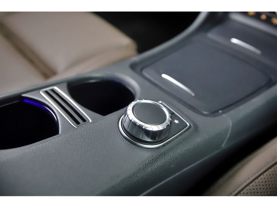 2016 Mercedes-Benz GLA Class GLA 180*FULL TAN MEMO LEATHER SEATS*REVERSE CAM*PARK SENSORS* €19,890