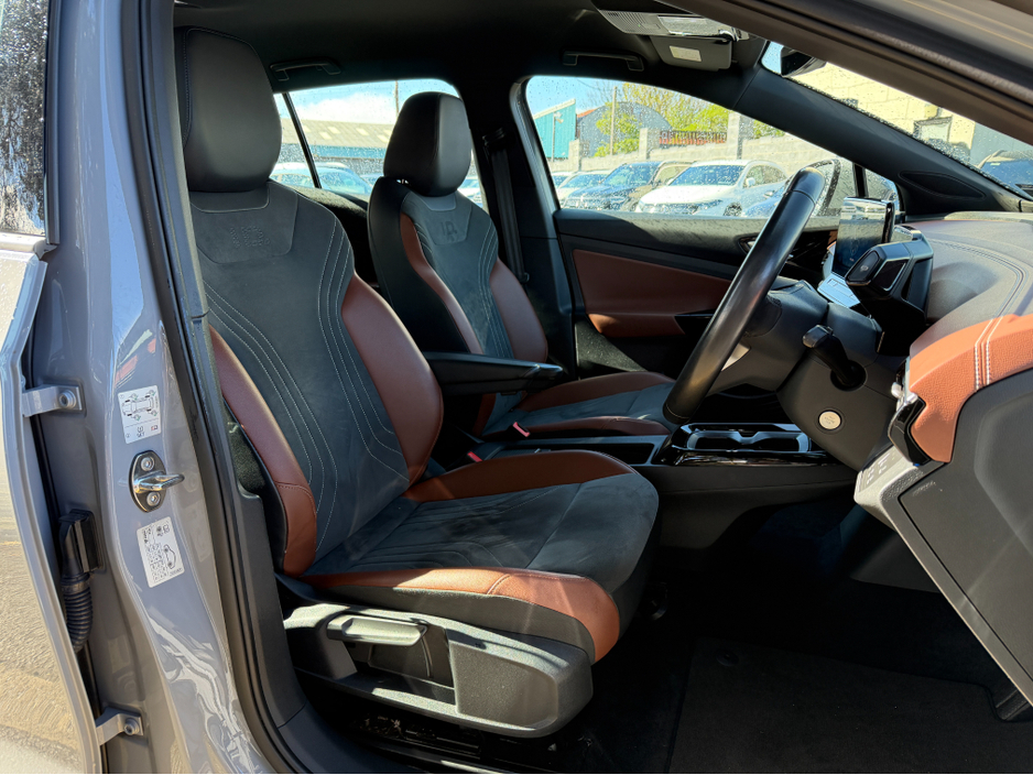 2022 Volkswagen ID.4 - image 13