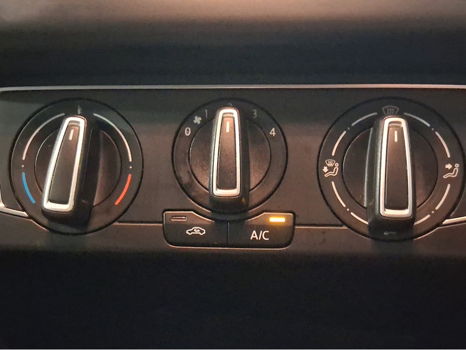 2014 Volkswagen Polo **LOW MILEAGE** €9,888