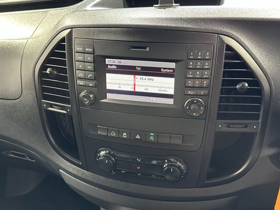 2018 Mercedes-Benz Vito - image 19