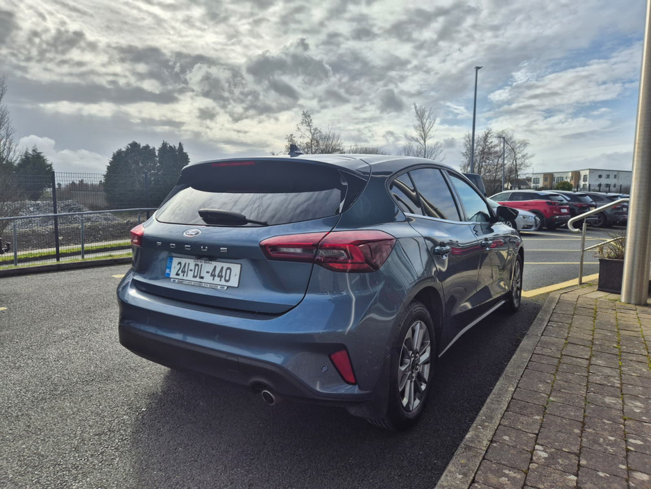 2024 Ford Focus - image 4