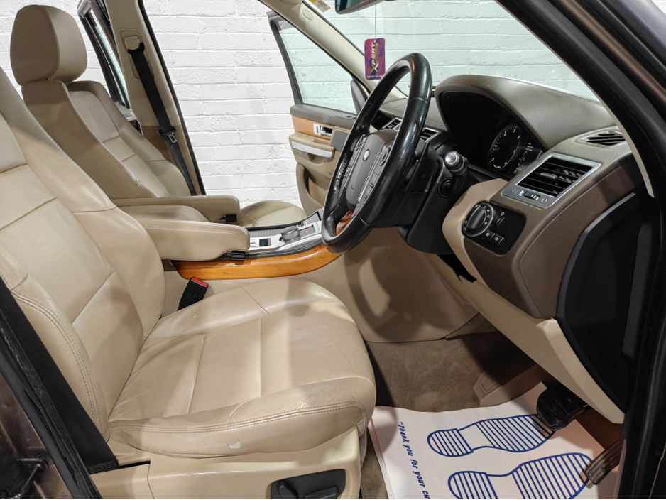 2013 Land Rover Range Rover - image 12