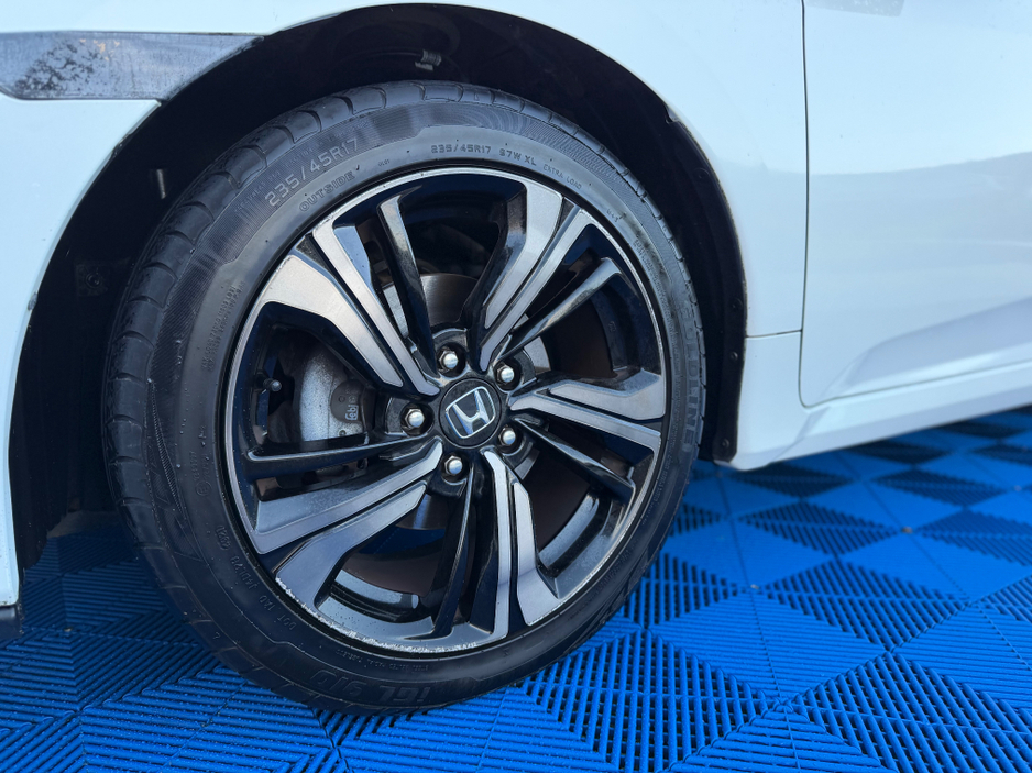 2017 Honda Civic - image 11