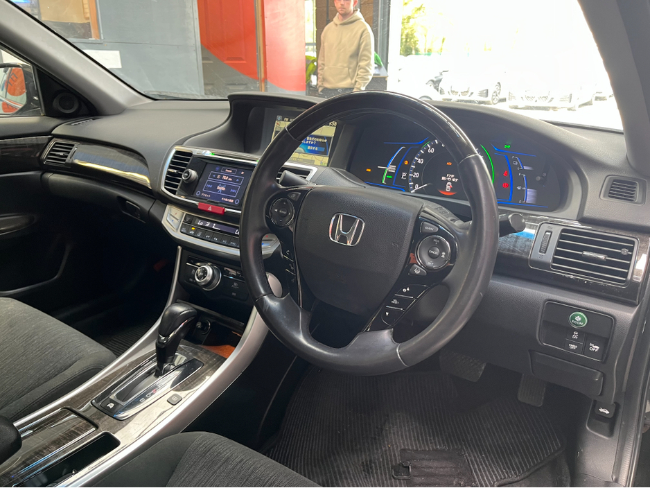2016 Honda Accord - image 8