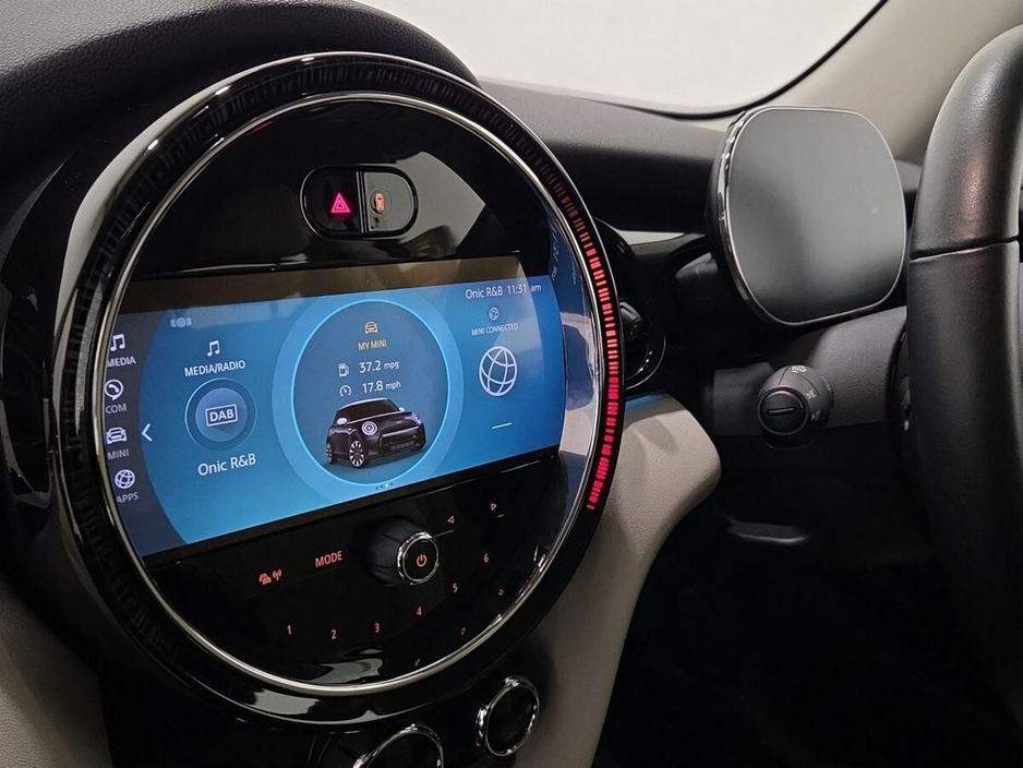 2024 MINI Hatch - image 8