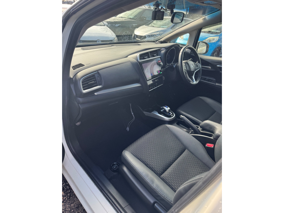 2014 Honda Fit - image 6