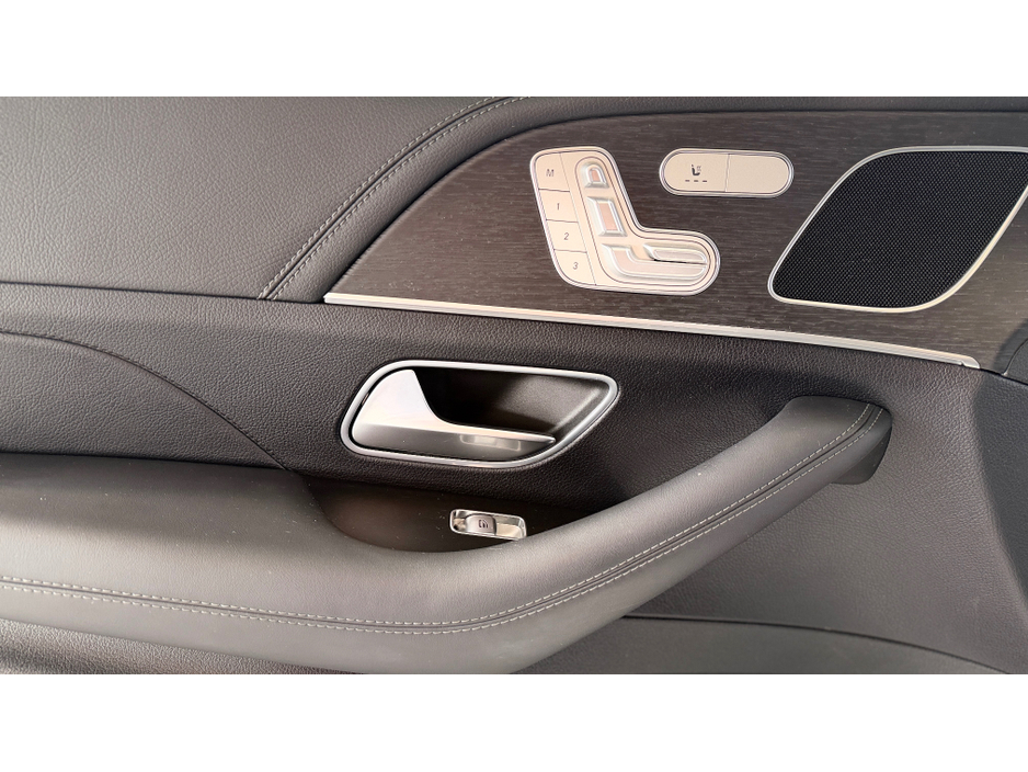 2022 Mercedes-Benz GLE Class - image 13