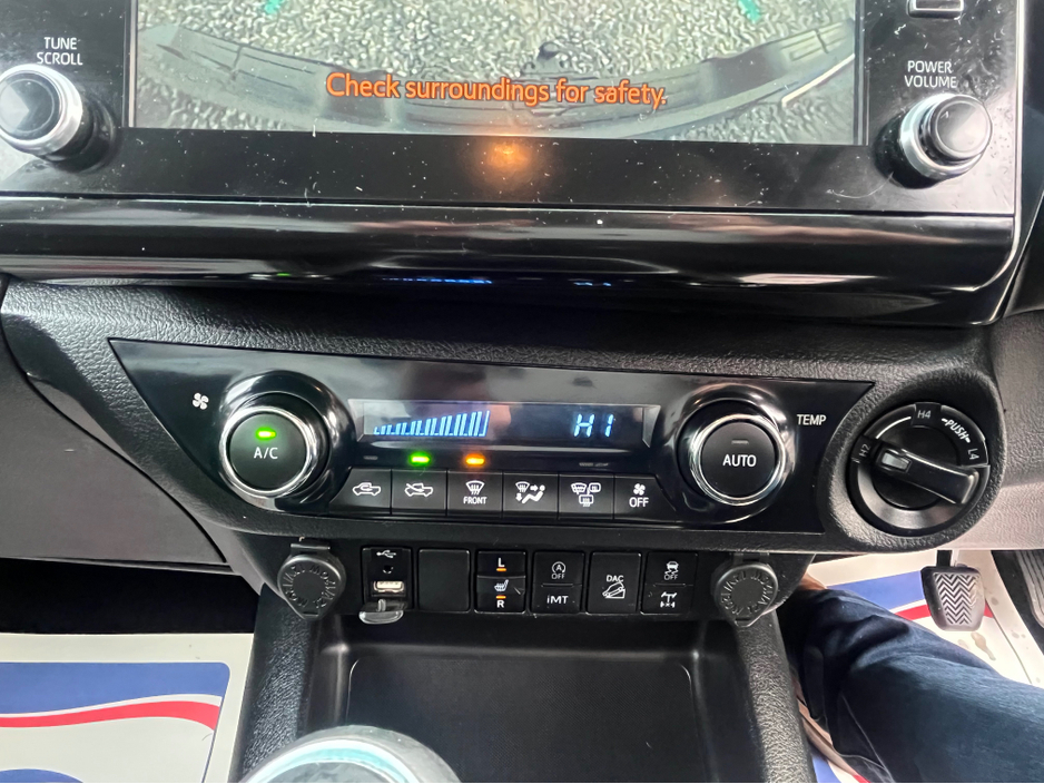 2021 Toyota Hilux - image 18