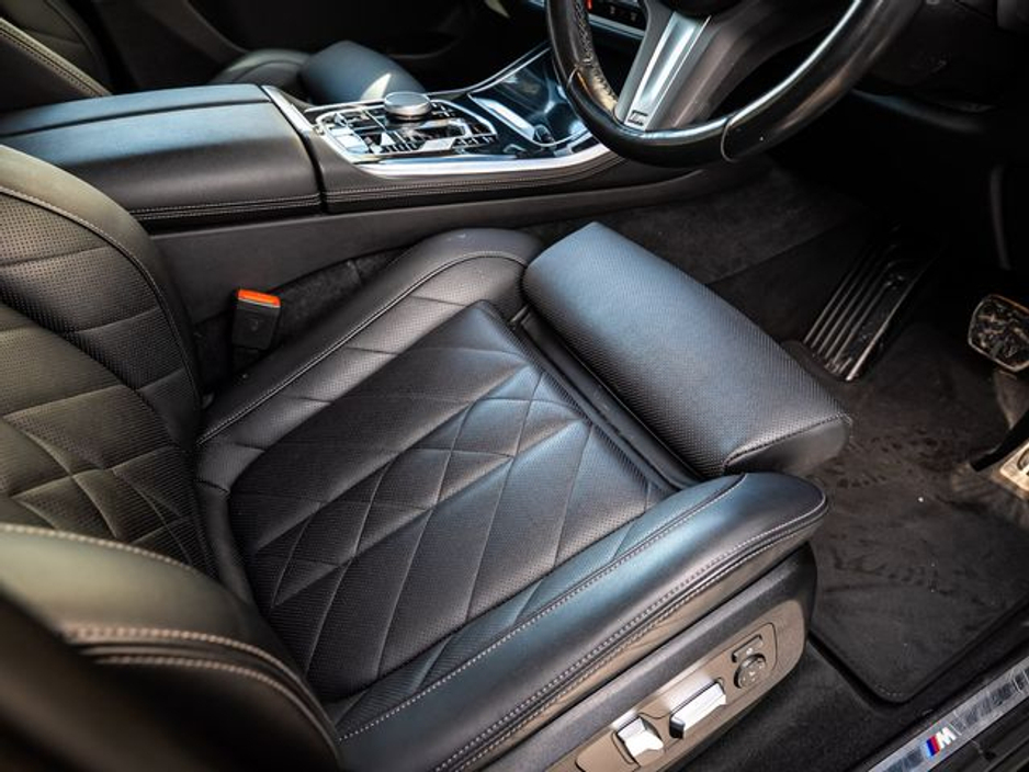 2023 BMW X5 - image 8