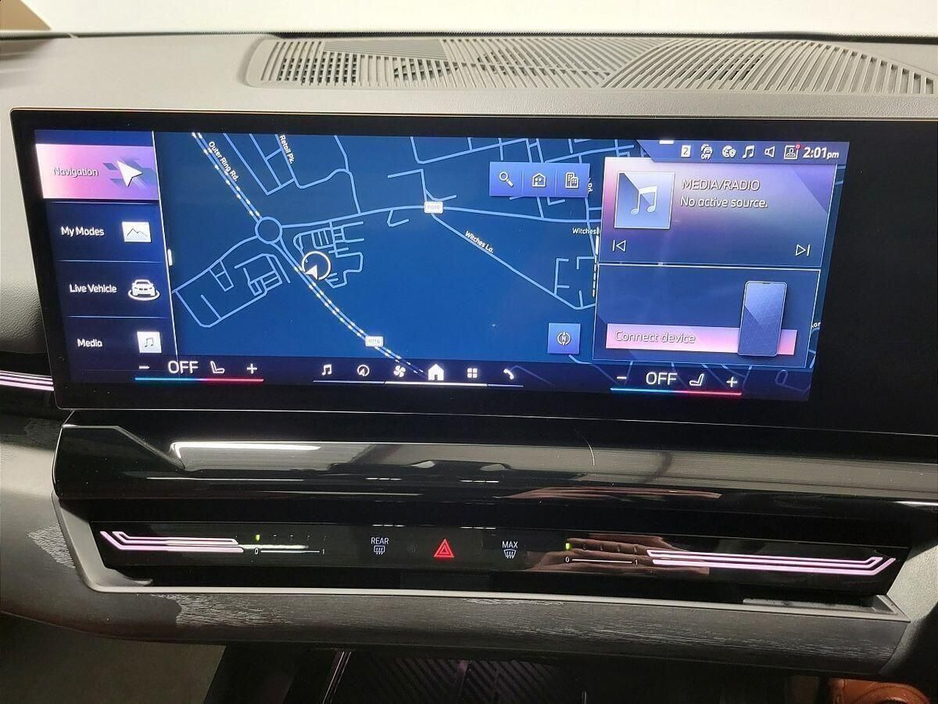 2024 BMW 5 Series - image 8