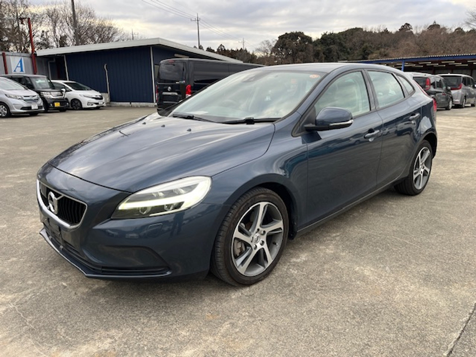 2019 Volvo V40 COMING SOON // 2.0 AUTOMATIC  // FINANCE AVAILABLE
