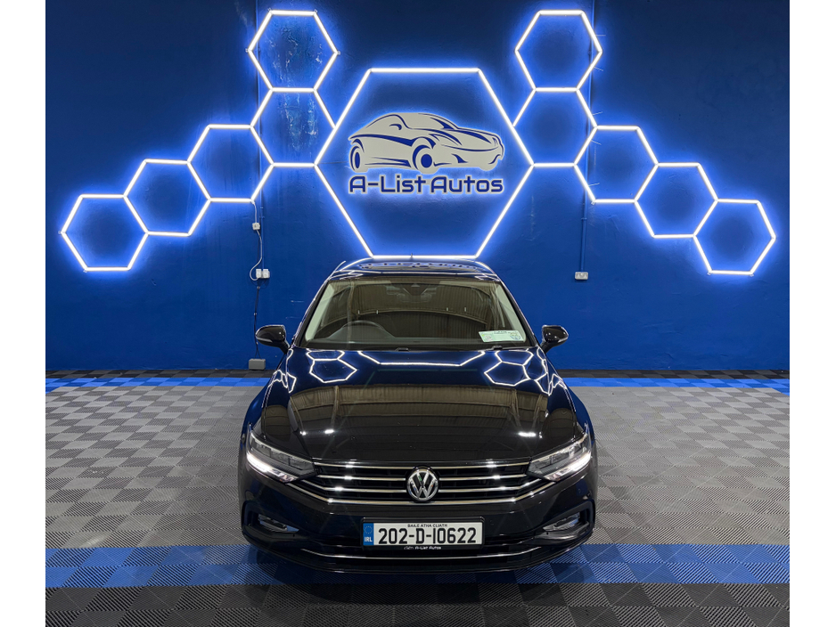 2020 Volkswagen Passat - image 5