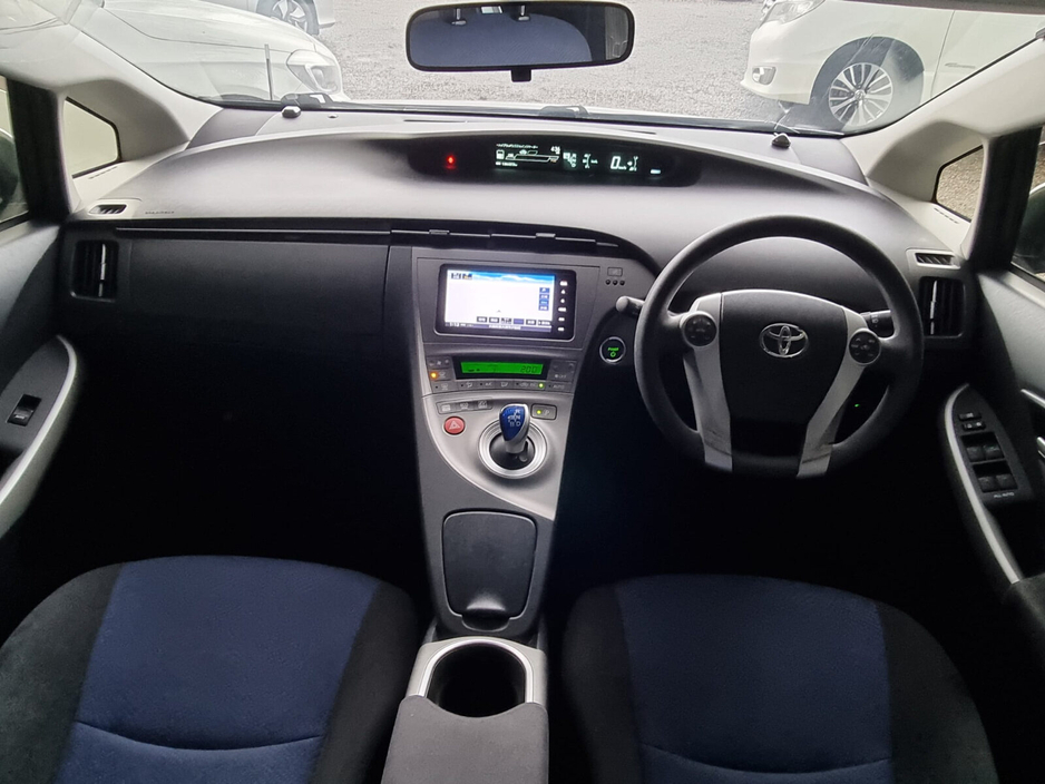2014 Toyota Prius - image 14