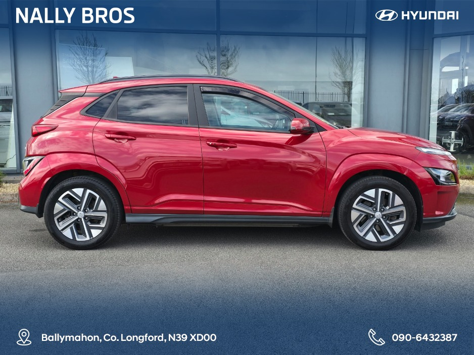 2022 Hyundai Kona - image 2