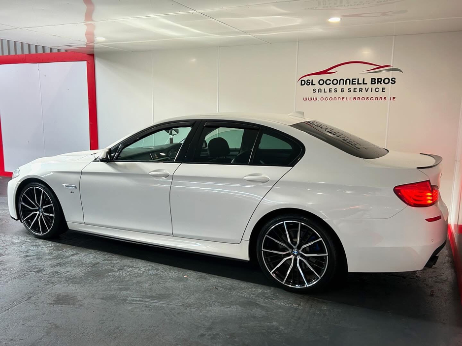 2016 BMW 5 Series - image 5