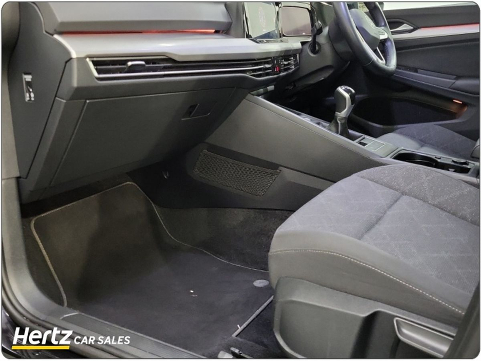 2024 Volkswagen Golf LIFE 110HP Petrol Manual €25,995
