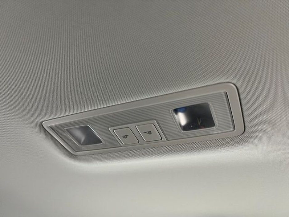 2019 Volkswagen Golf - image 24