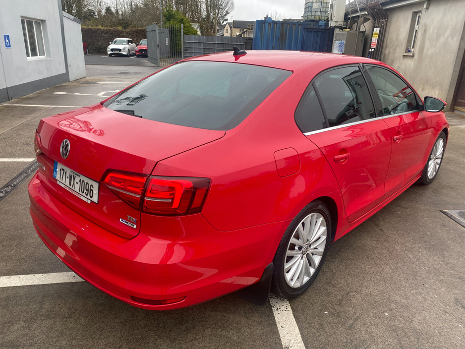 2017 Volkswagen Jetta - image 9