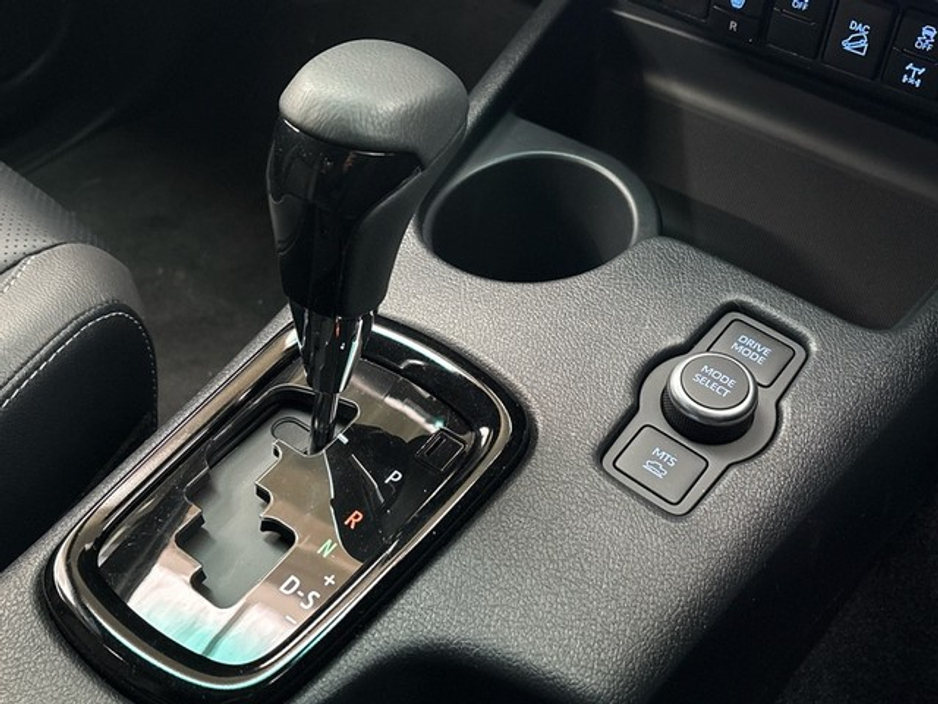 2026 Toyota Hilux Hilux 2.8 MHEV Invincible €49,972