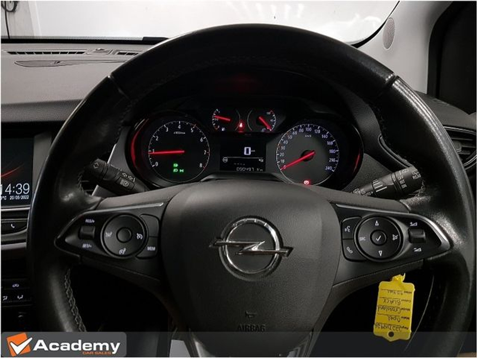 2022 Opel Crossland - image 16