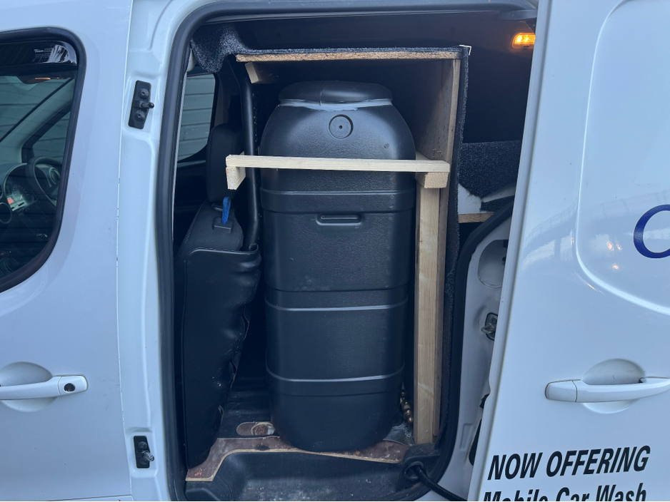 2017 Peugeot Partner - image 12