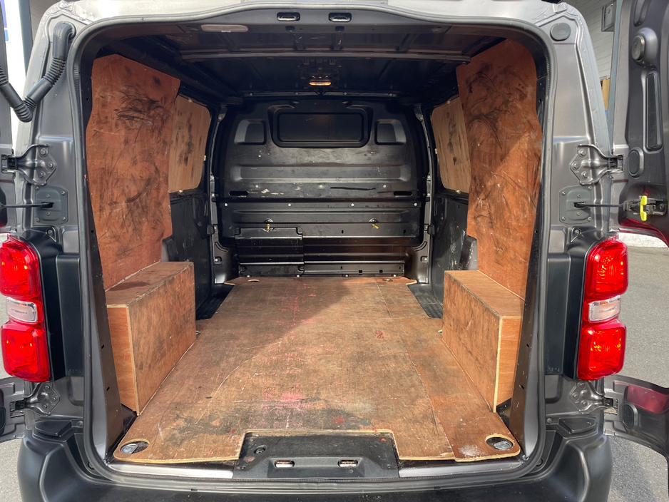 2019 Citroen Dispatch - image 12