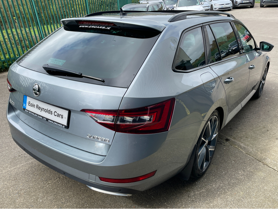 2018 Skoda Superb - image 6